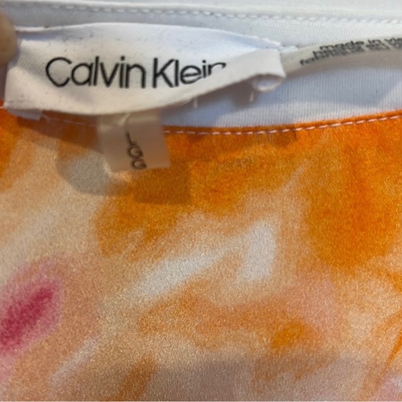 “CALVIN KLEIN” LIGHTWEIGHT TEE SHORT SIZE L - Picture 4 of 7